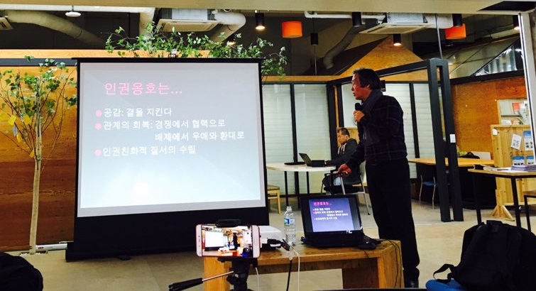 1616.jpg> <!--