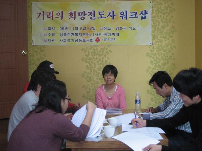 407.jpg> <!--