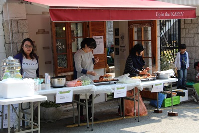 677.jpg> <!--