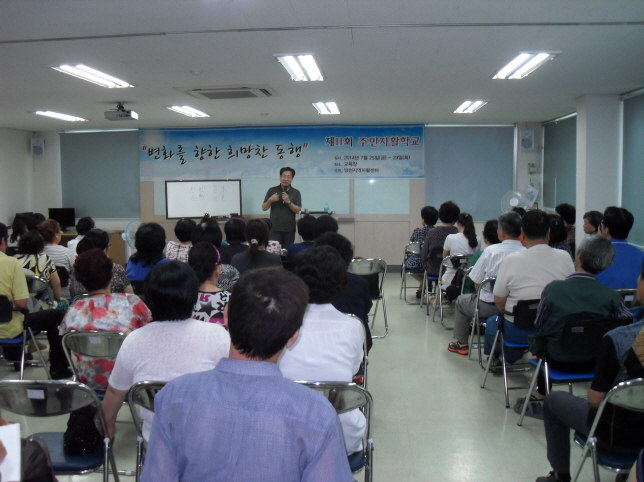 696.jpg> <!--