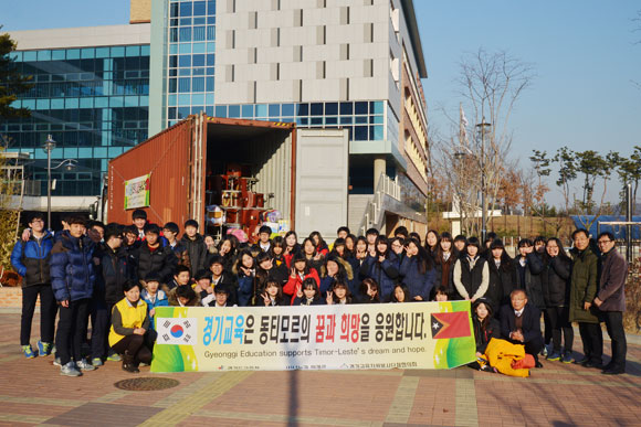 715.jpg> <!--