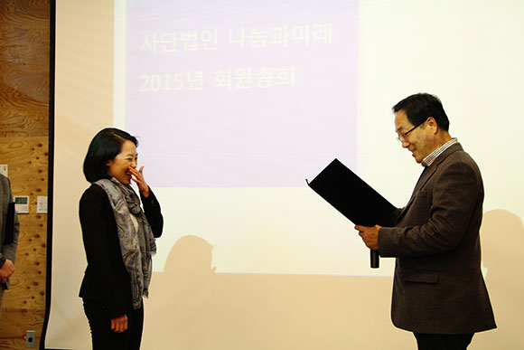743.jpg> <!--