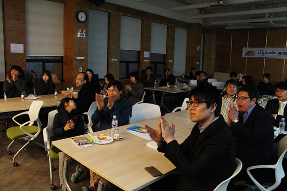 745.jpg> <!--
