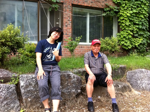 972.jpg> <!--