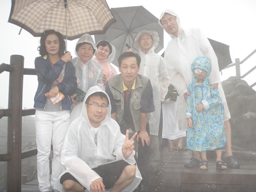 974.jpg> <!--
